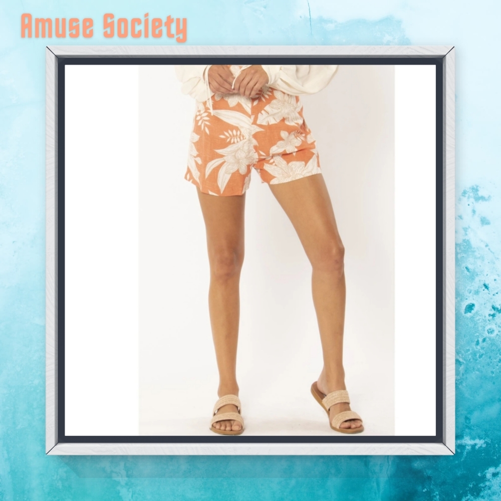 NWT Amuse Society Mai Tai Shorts